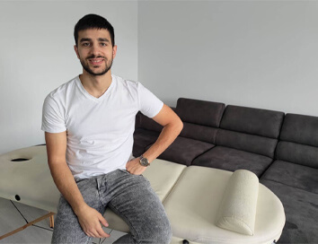 Profesionalita a bohaté znalosti. Má 25 let a takhle ho hodnotí klienti.